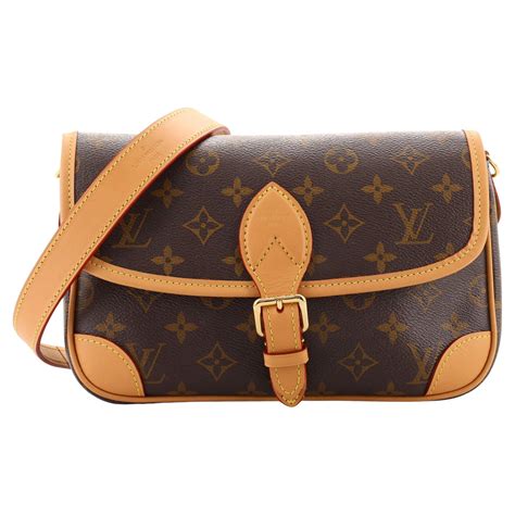 louis vuitton red pochette|Louis Vuitton diane bag.